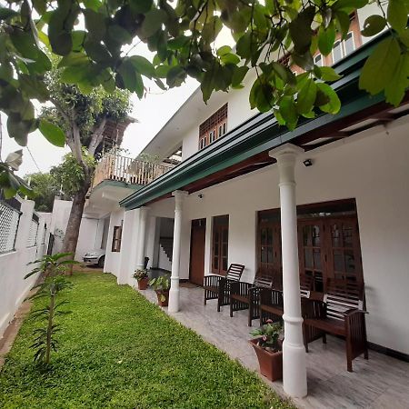 Appartamento Mangohut Joy Anuradhapura Esterno foto