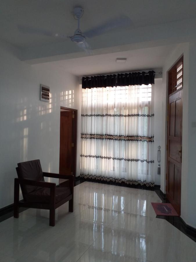 Appartamento Mangohut Joy Anuradhapura Esterno foto