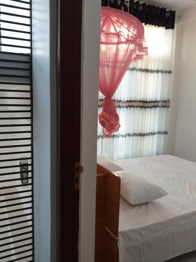 Appartamento Mangohut Joy Anuradhapura Esterno foto