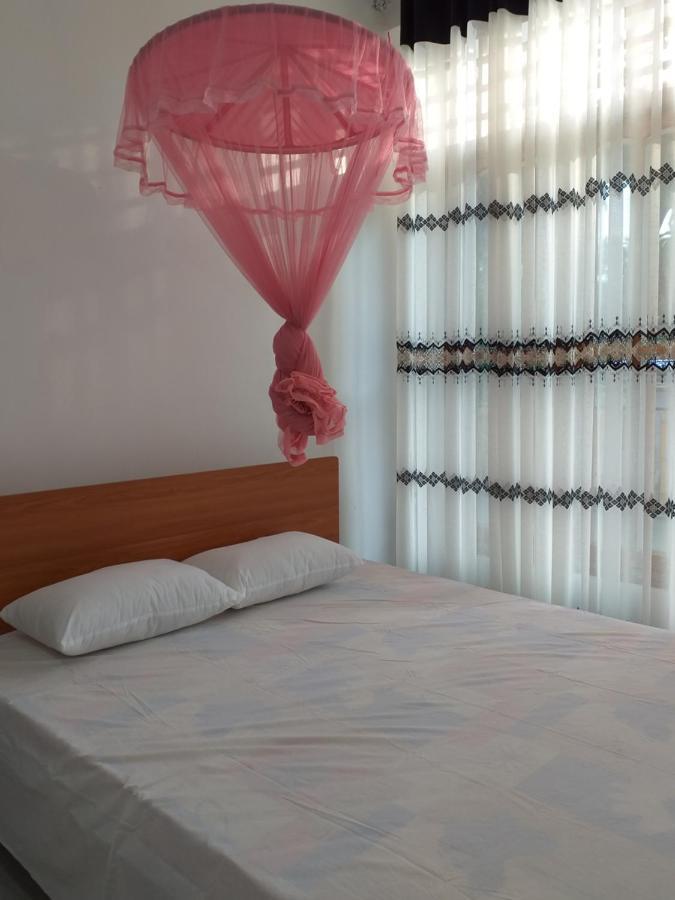 Appartamento Mangohut Joy Anuradhapura Esterno foto